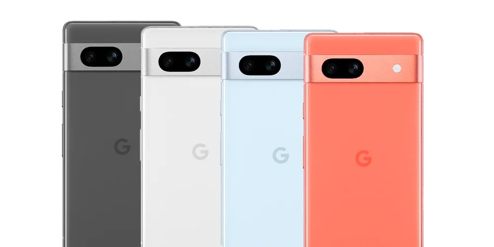 Le Google Pixel 7a est décliné en quatre coloris : noir "Charbon", blanc "Neige", bleu "Océan" et "Corail".