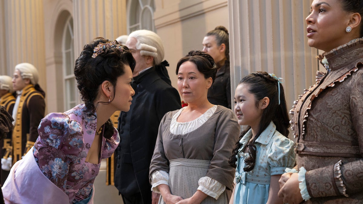 Katie Leung est Araminta Penwood dans la saison 4 de "La Chronique des Bridgerton" sur Netflix. 