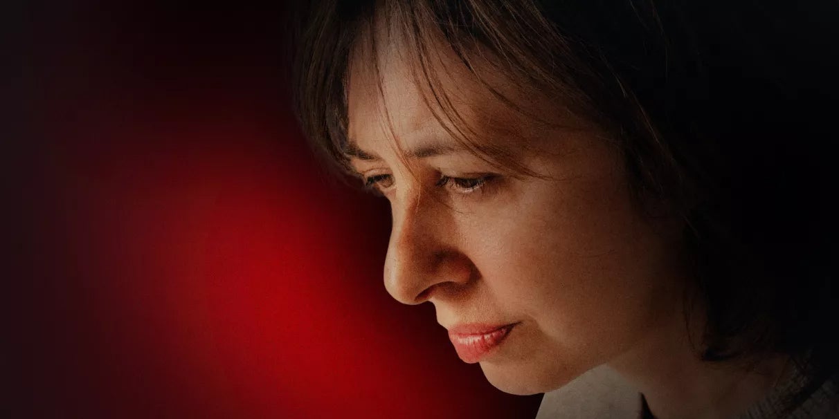 Valérie Bonneton est Laura dans la série dramatique "L'AFFAIRE LAURA STERN" sur HBO Max. 