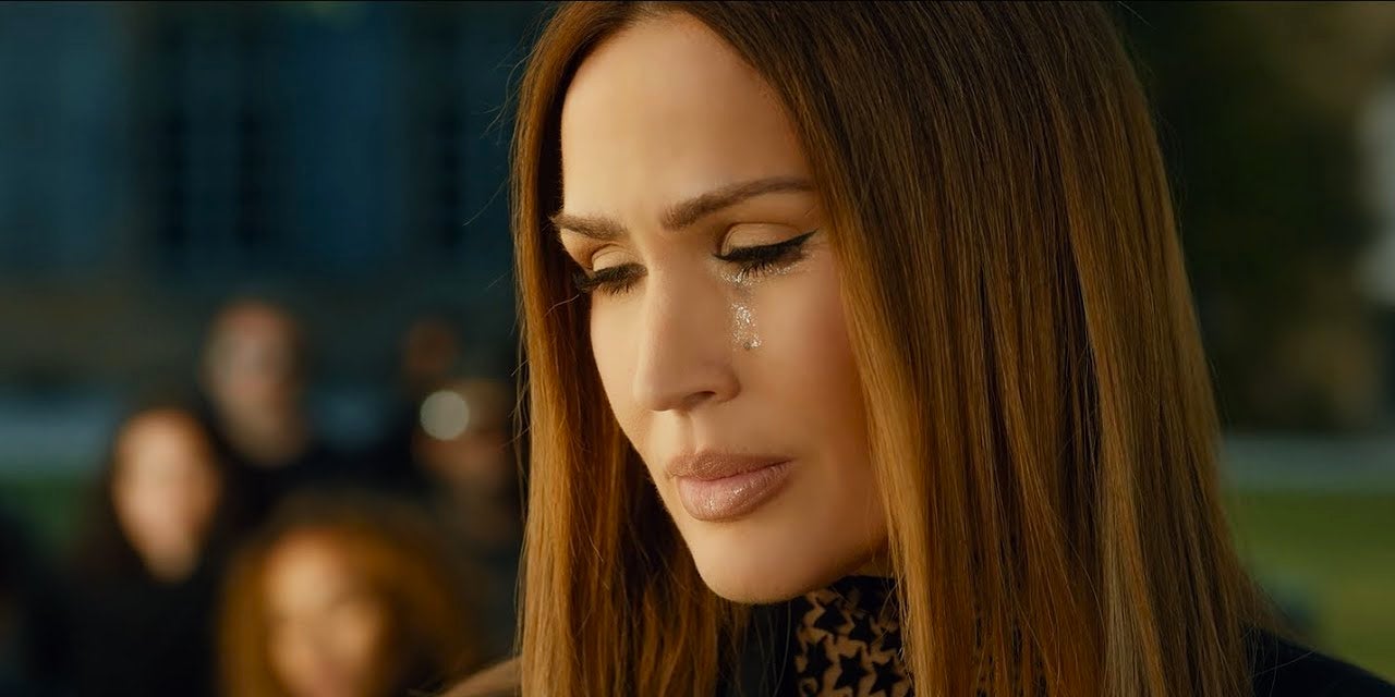 Les larmes s'apprêtent à couler sur les joues des fans de Vitaa...