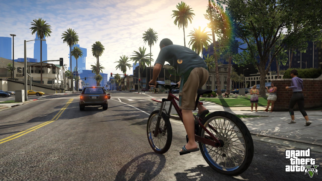 Le héros de Grand Theft Auto V, sur son vélo, prêt à se rendre dans un gigantesque monde ouvert.