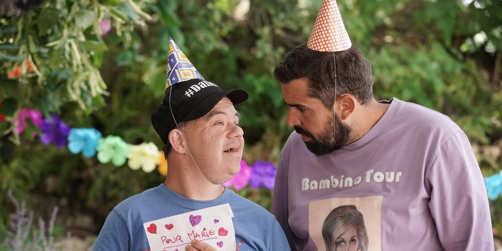 Arnaud (Arnaud Toupense) et Paulo (Artus) dans "Un p'tit truc en plus", à (re)voir sur Canal+ ou en VOD chez SFR.