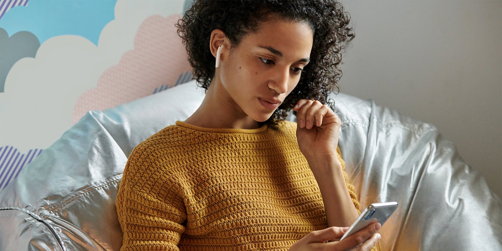 Les AirPods d'Apple vous permettent d'écouter la musique de votre iPhone sans-fil.