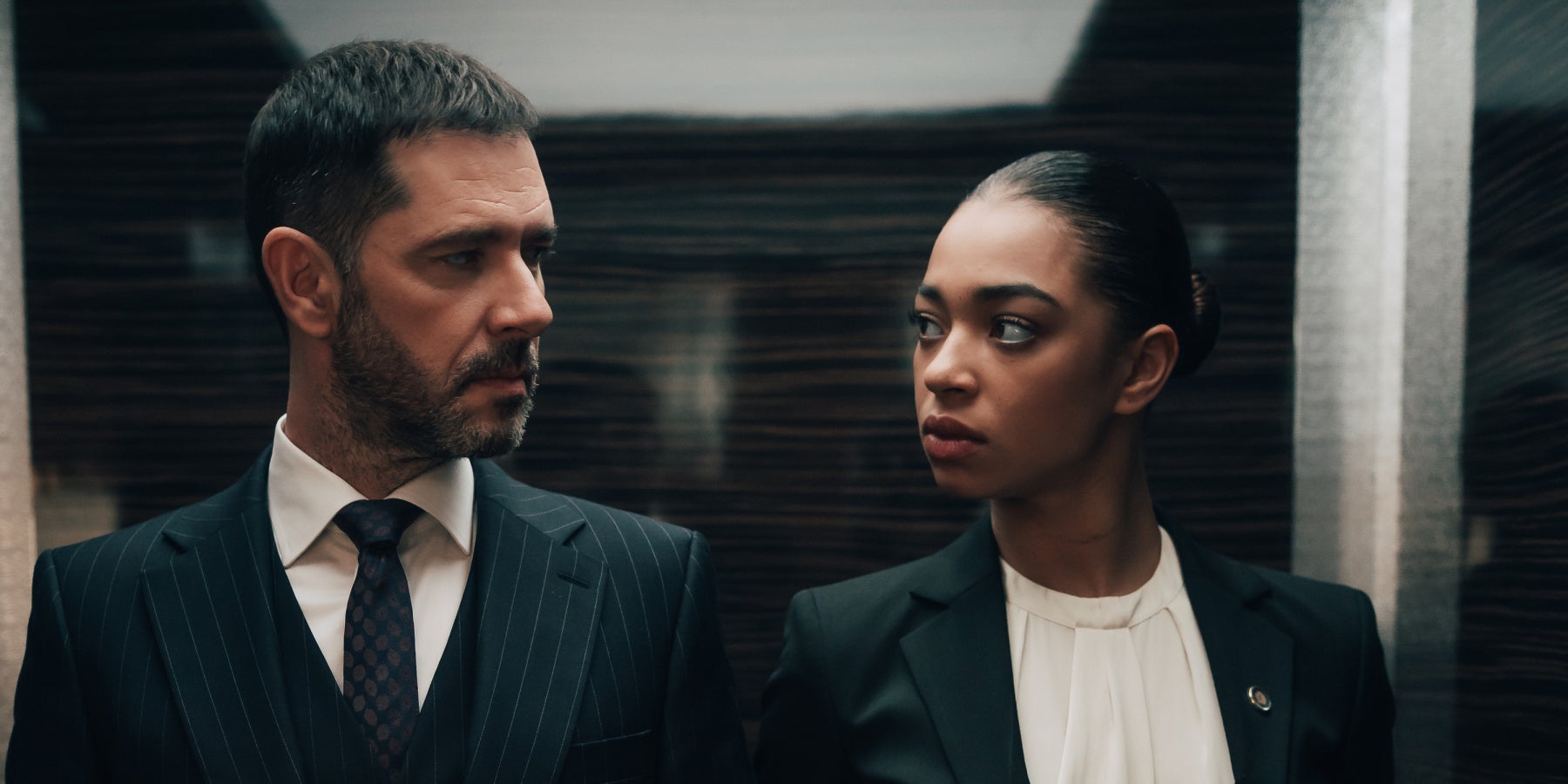 Melvil Poupaud et Manon Bresch dans la série "Privilèges".