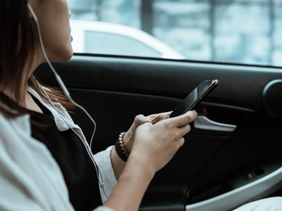 7 options SFR pratiques pour vous accompagner durant votre voyage