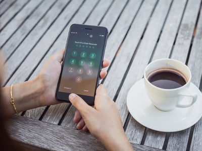 iPhone 14 : pas de technologie Touch ID sous l’écran en vue ?