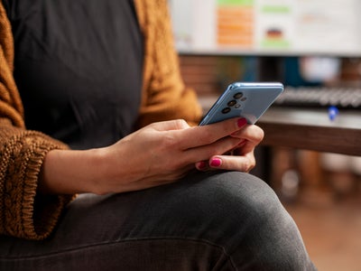 Pourquoi vaut-il mieux éteindre son smartphone au lieu de le redémarrer ?