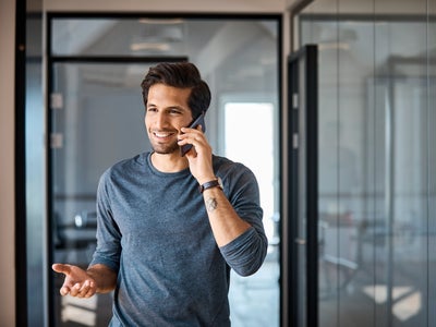 Pourquoi dit-on “allô” au téléphone ?