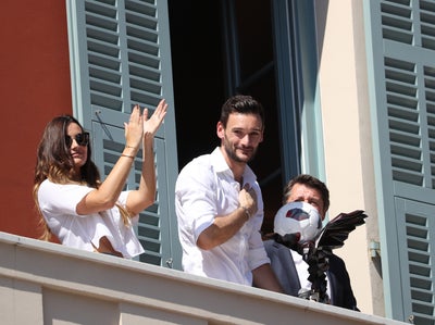 Pourquoi les footballeurs se marient-ils si jeunes ?