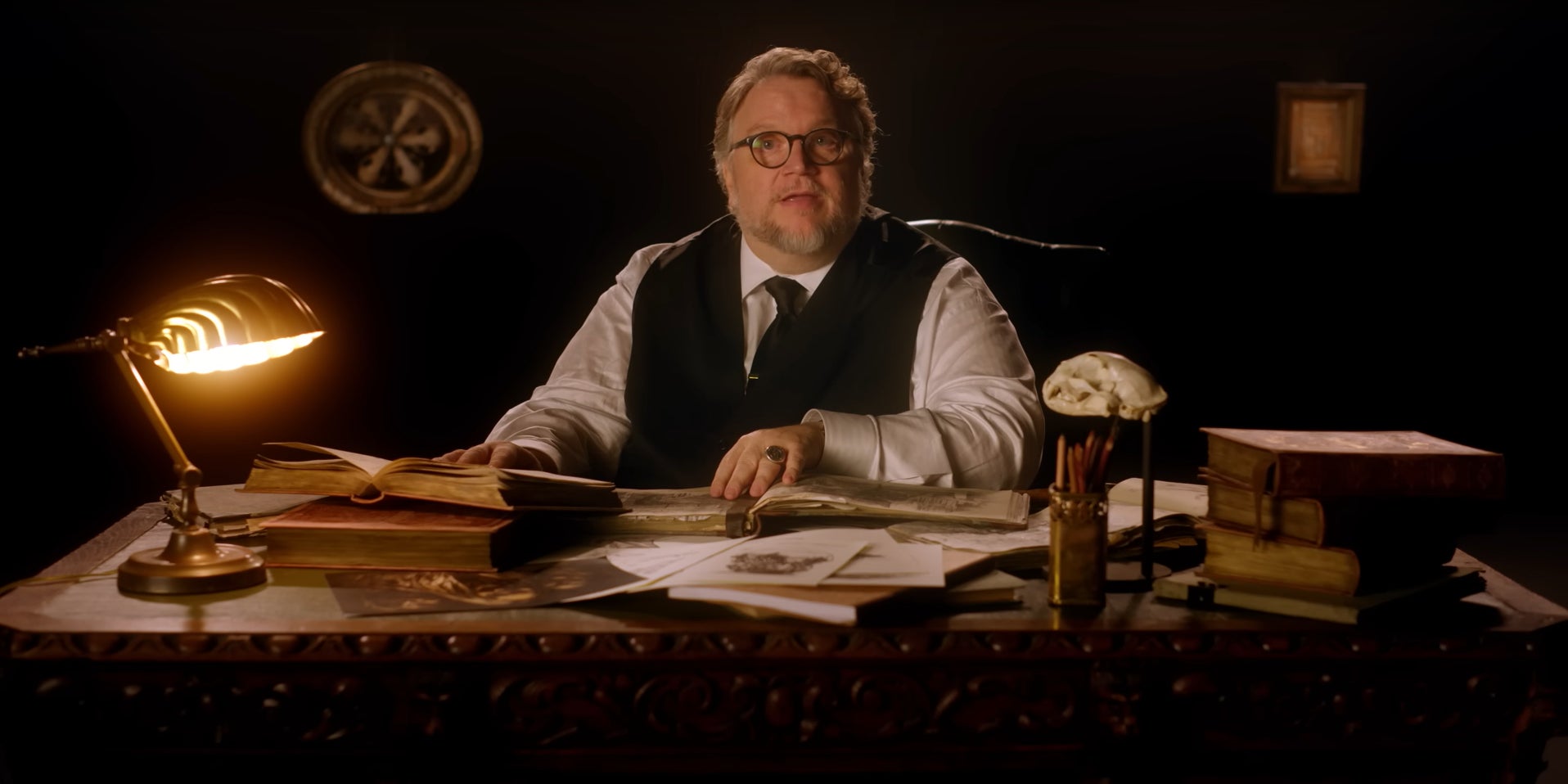 Guillermo del Torro s'invite sur Netflix avec son Cabinet de Curiosités.