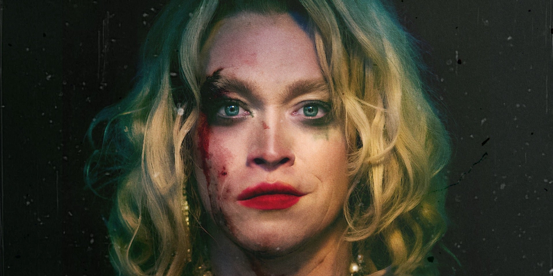 Caleb Landry Jones incarne un anti-héros fascinant dans le DogMan de Luc Besson.