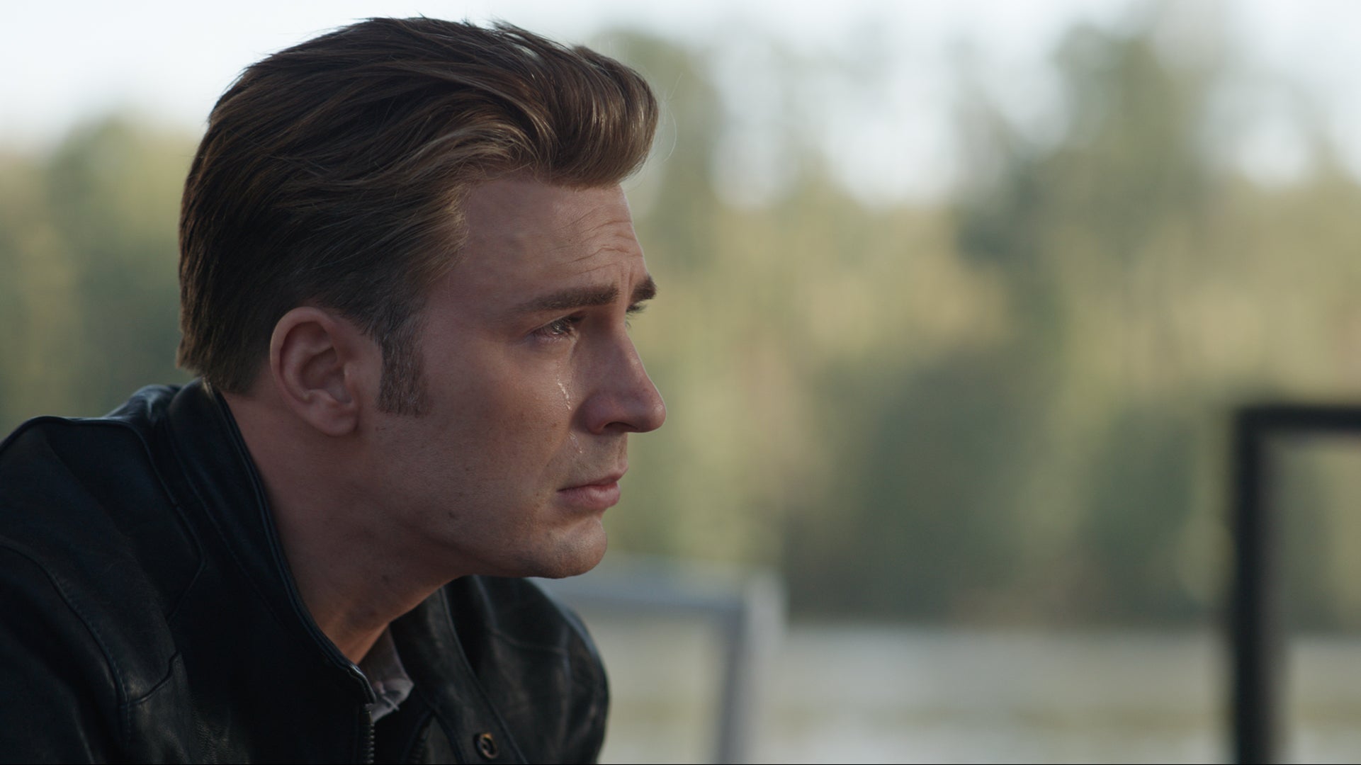 Steve Rogers (Chris Evans), alias Captain America, la larme à l’oeil dans Avengers : Endgame.