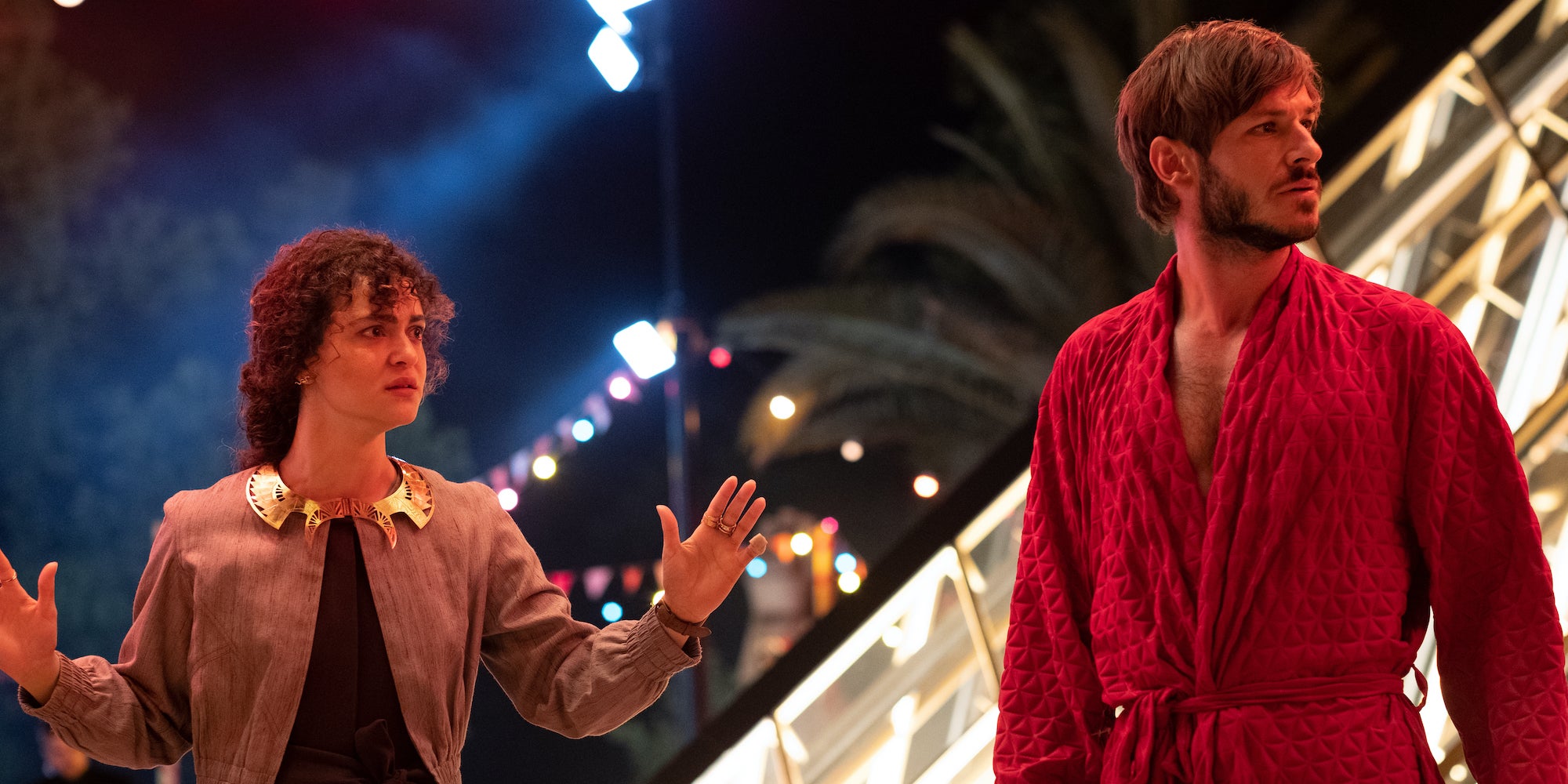 May Calamawy (Layla El-Faouly) et Gaspard Ulliel (Anton Mogart) dans l'épisode 3 de "Moon Knight", désormais disponible sur Disney+.