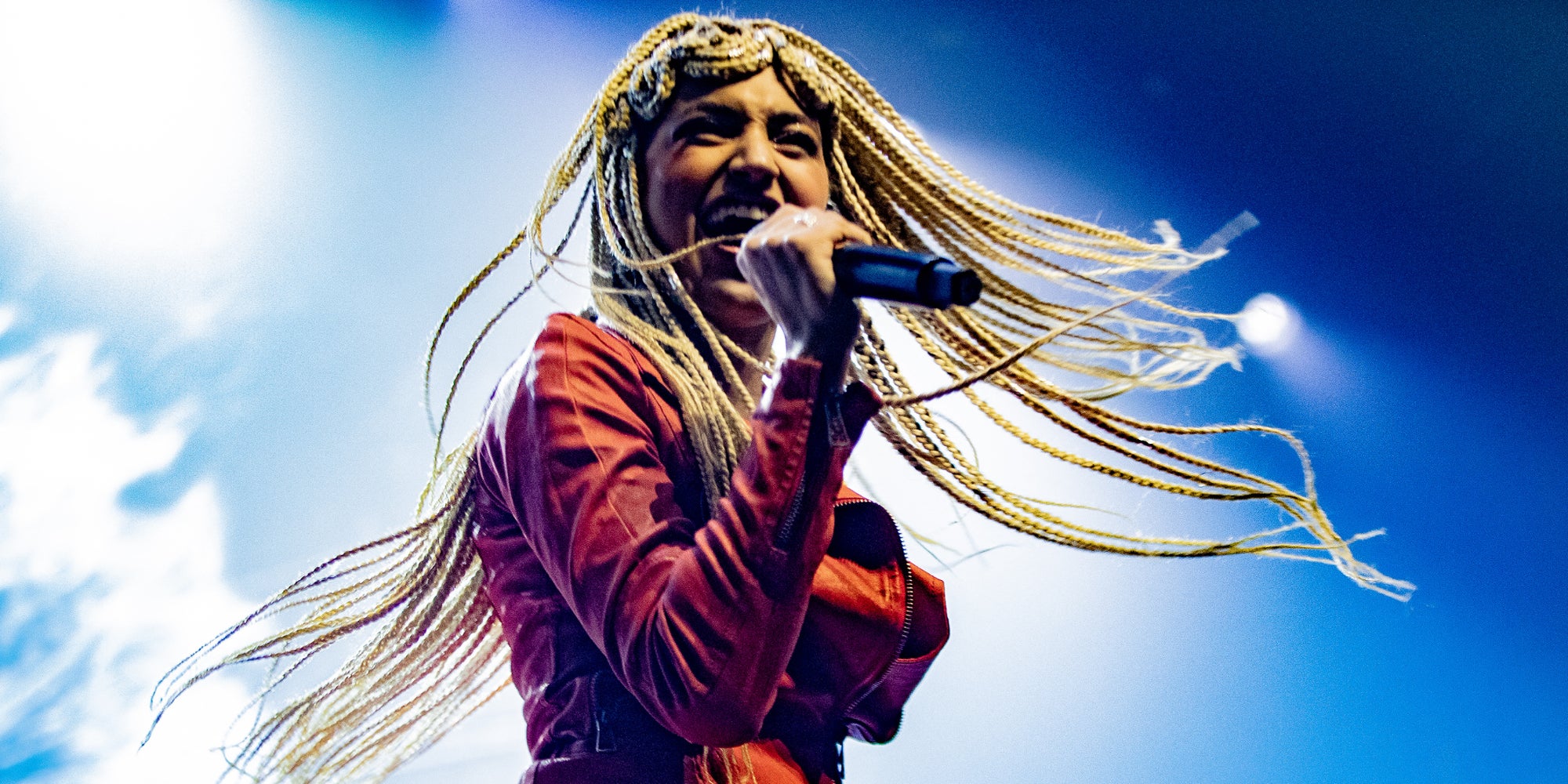 Monroe, représentante de la France, sur la scène de l'AFAS Live lors du show Eurovision in Concert, à Amsterdam aux Pays-Bas, le 11 avril 2026.