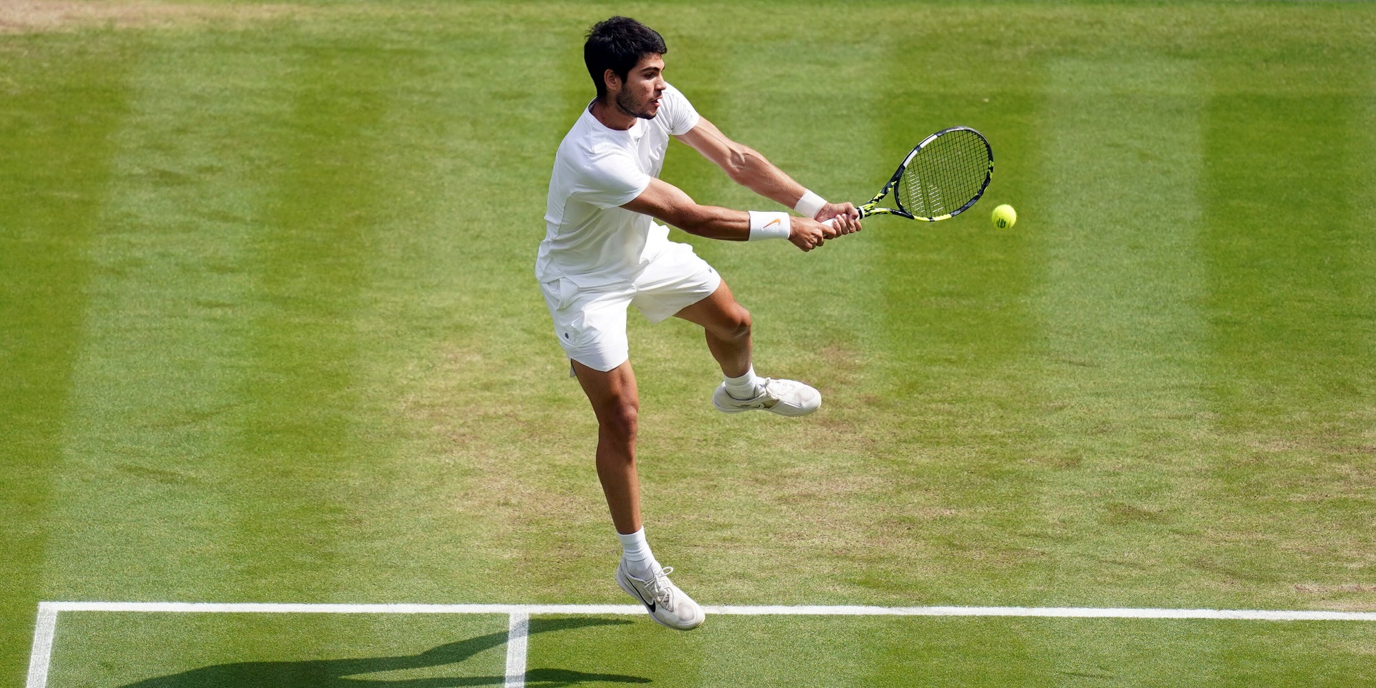 Carlos Alcaraz en finale face à Novak Djokovic, le 16 juillet 2023 à Wimbledon.