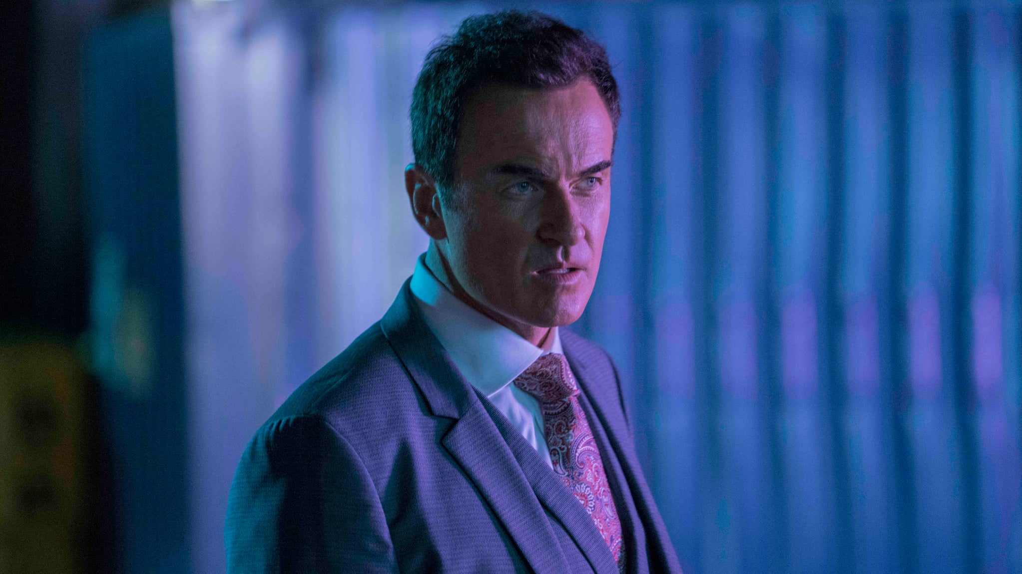 Le terrible Jonah incarné par Julian McMahon dans Marvel's Runaways. Le terrible Jonah incarné par Julian McMahon dans Marvel's Runaways.