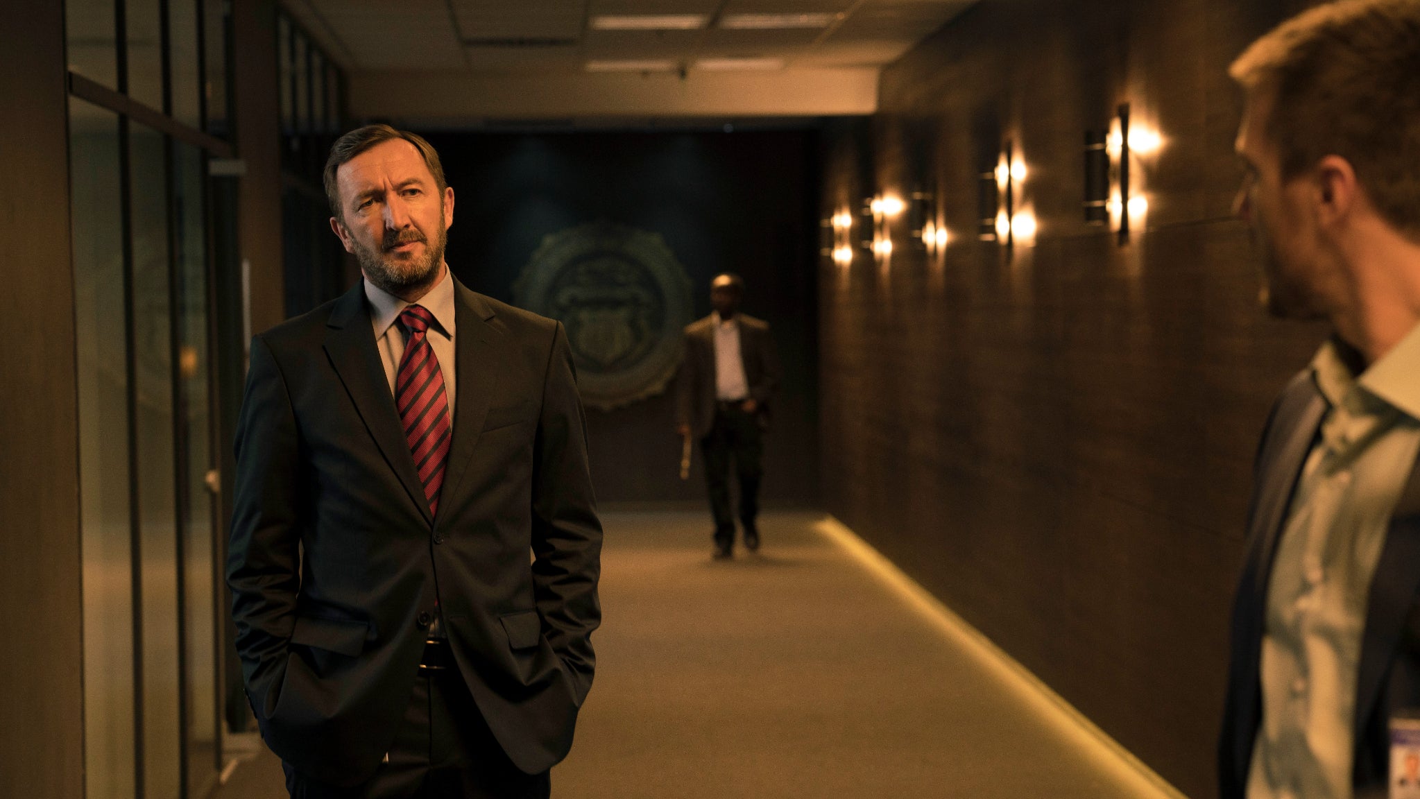 Adam Radford (Ralph Ineson), directeur du FBI de Boston dans la première saison d'Absentia