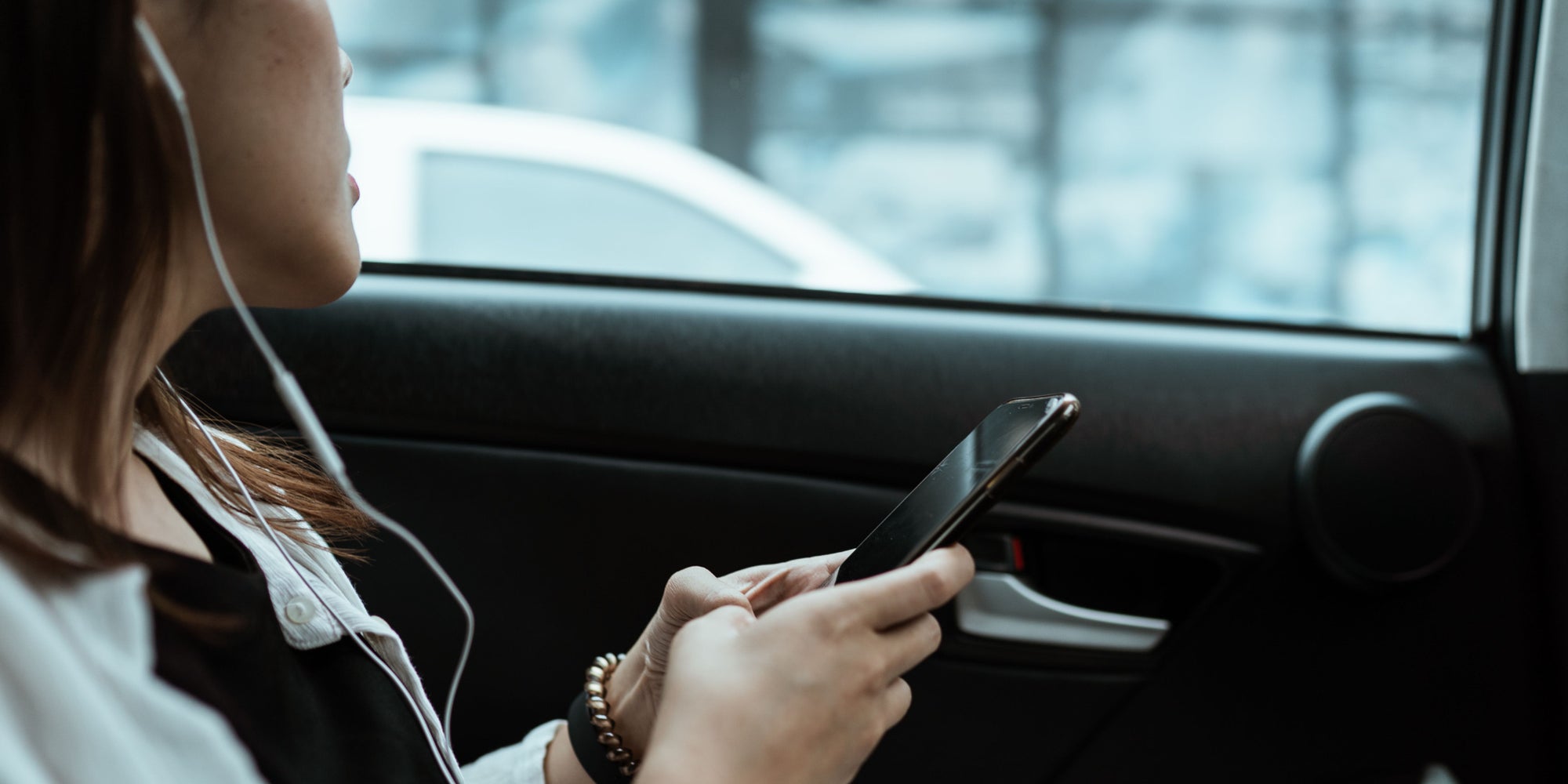 Découvrez les options SFR pour divertir votre voyage.