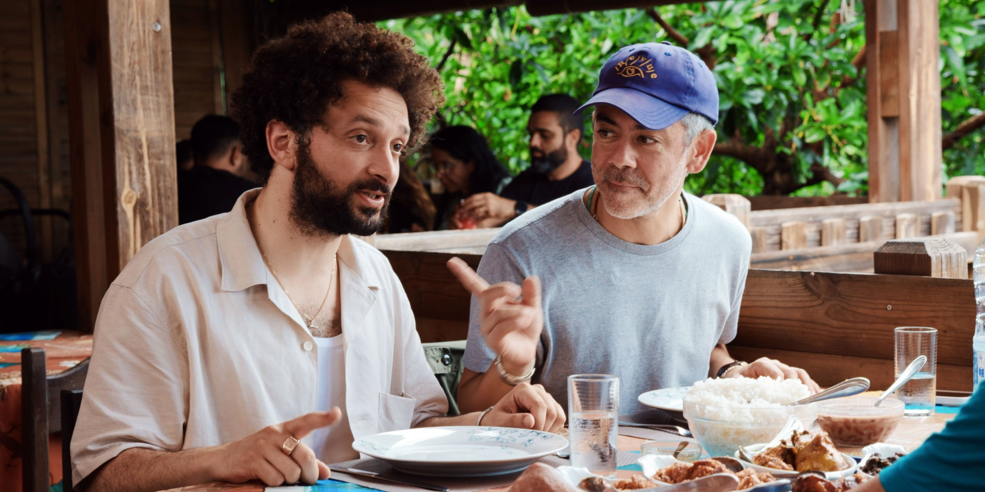 William Lebghil et Manu Payet se lancent "À La Poursuite du Rougail Saucisses" sur Canal+. 