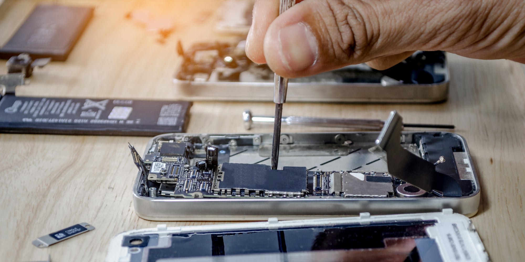 Et si on pouvait remplacer simplement nos batteries de smartphones ?