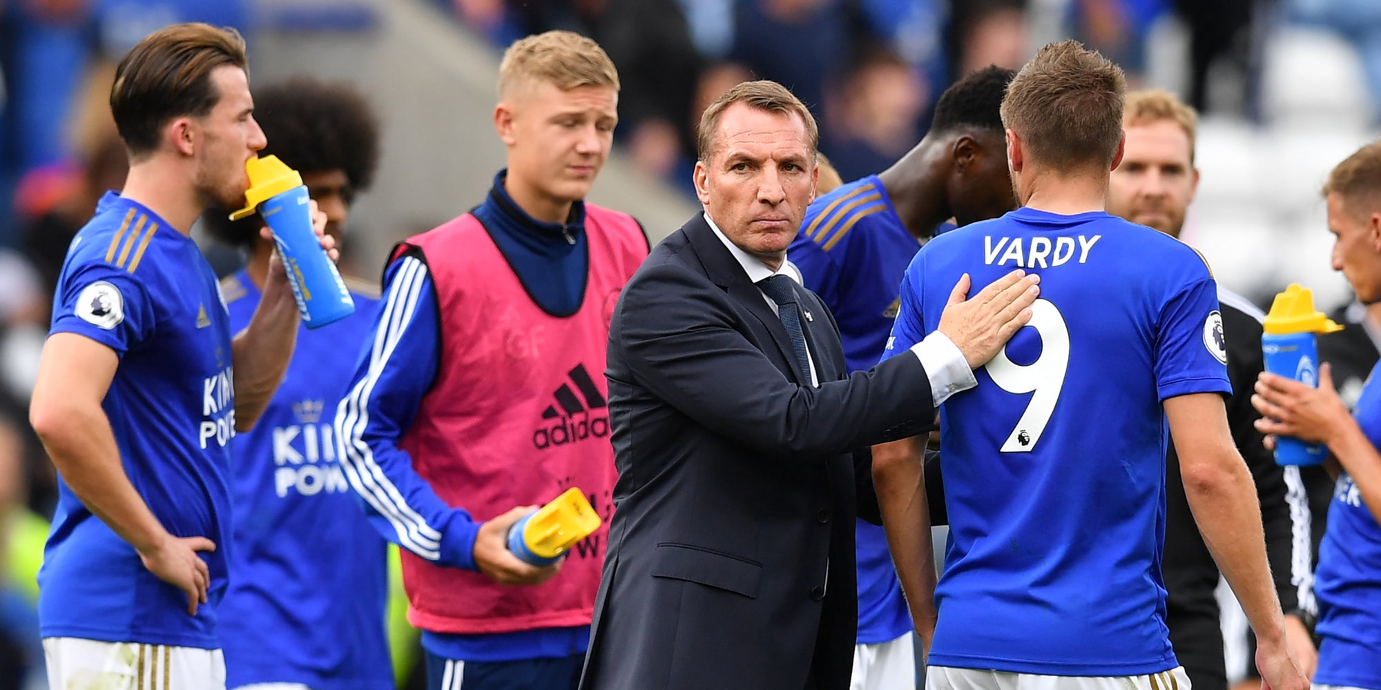 Brendan Rodgers félicite ses joueurs après le match face à Wolverhampton, le 11 août 2019 à Leicester.