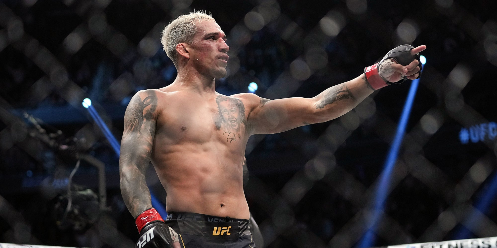 Charles Oliveira après sa victoire contre Dustin Poirier lors de l'UFC 269 à Las Vegas, Nevada