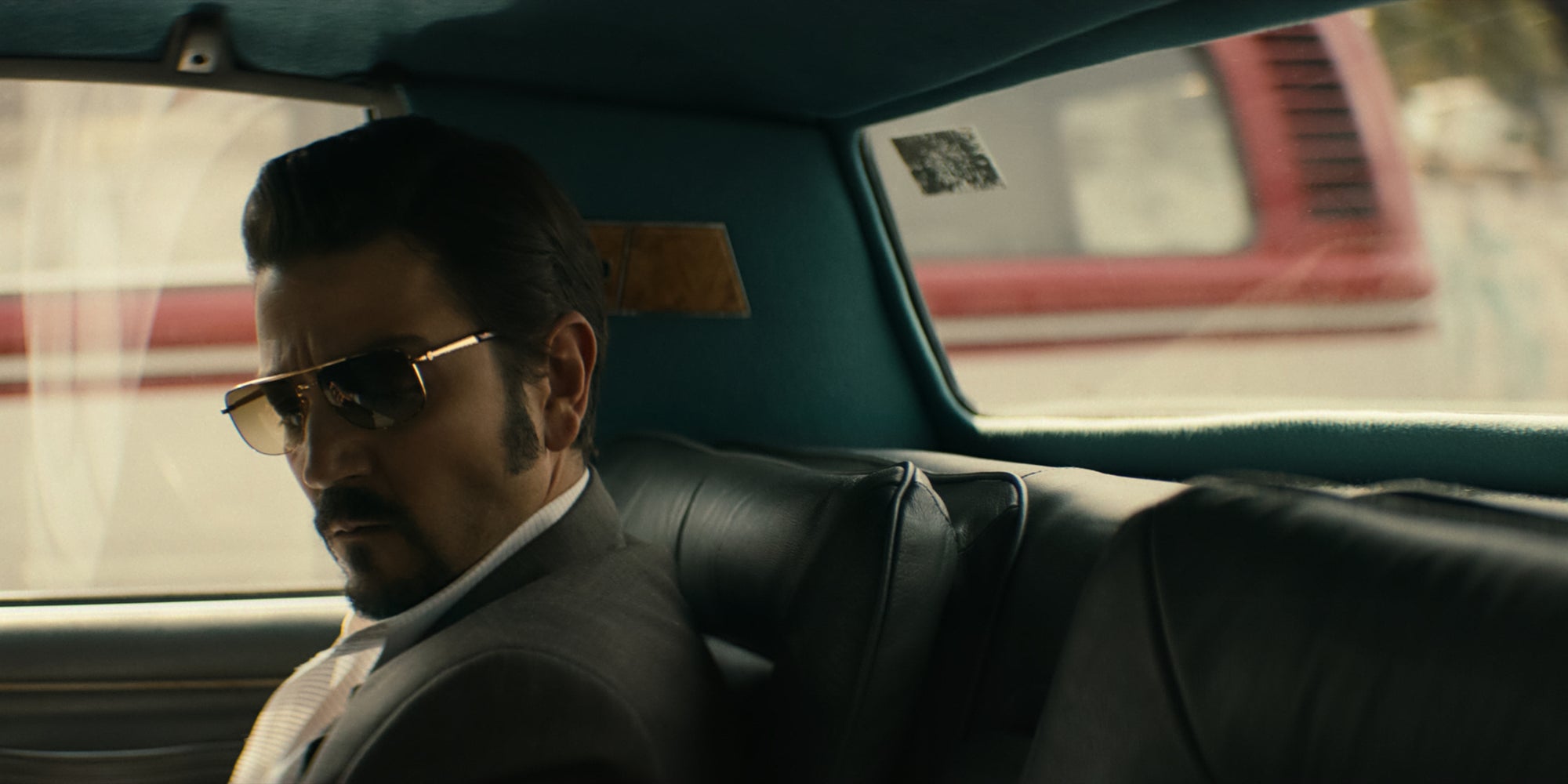 Diego Luna, alias Félix Gallardo, alias "Le Parrain", dans la saison 2 de "Narcos : Mexico".