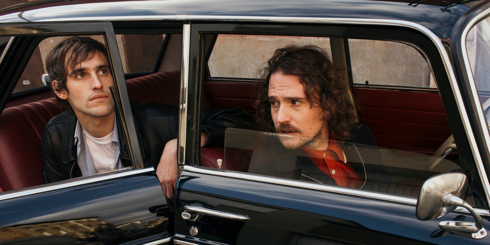 Édouard et Thomas, le duo de Pépite, viendront ouvrir les concerts du jour avec leur electro-pop atmosphérique.