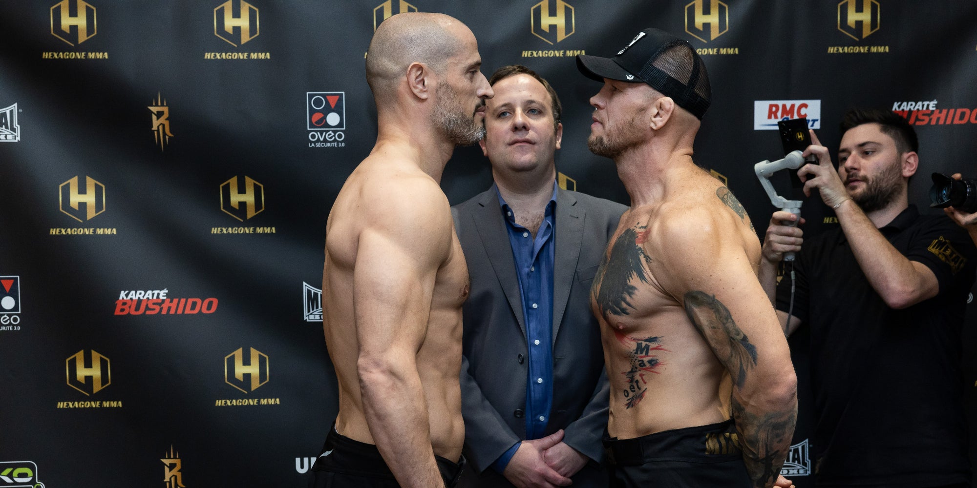 Le Français GregMMA face à son adversaire Martin Horsky, le 25 janvier 2024 à Pantin.