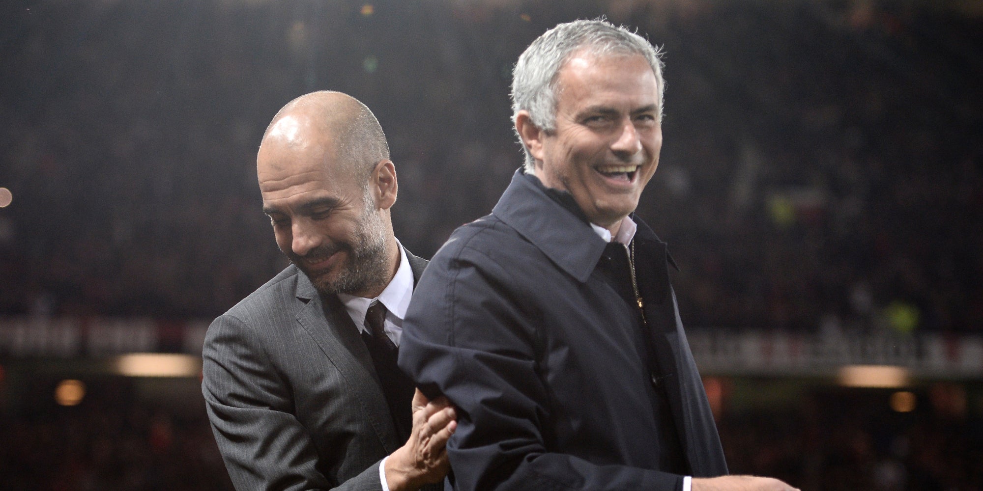 Pep Guardiola et José Mourinho lors d'un match entre Manchester United et Manchester City, le 26 octobre 2016