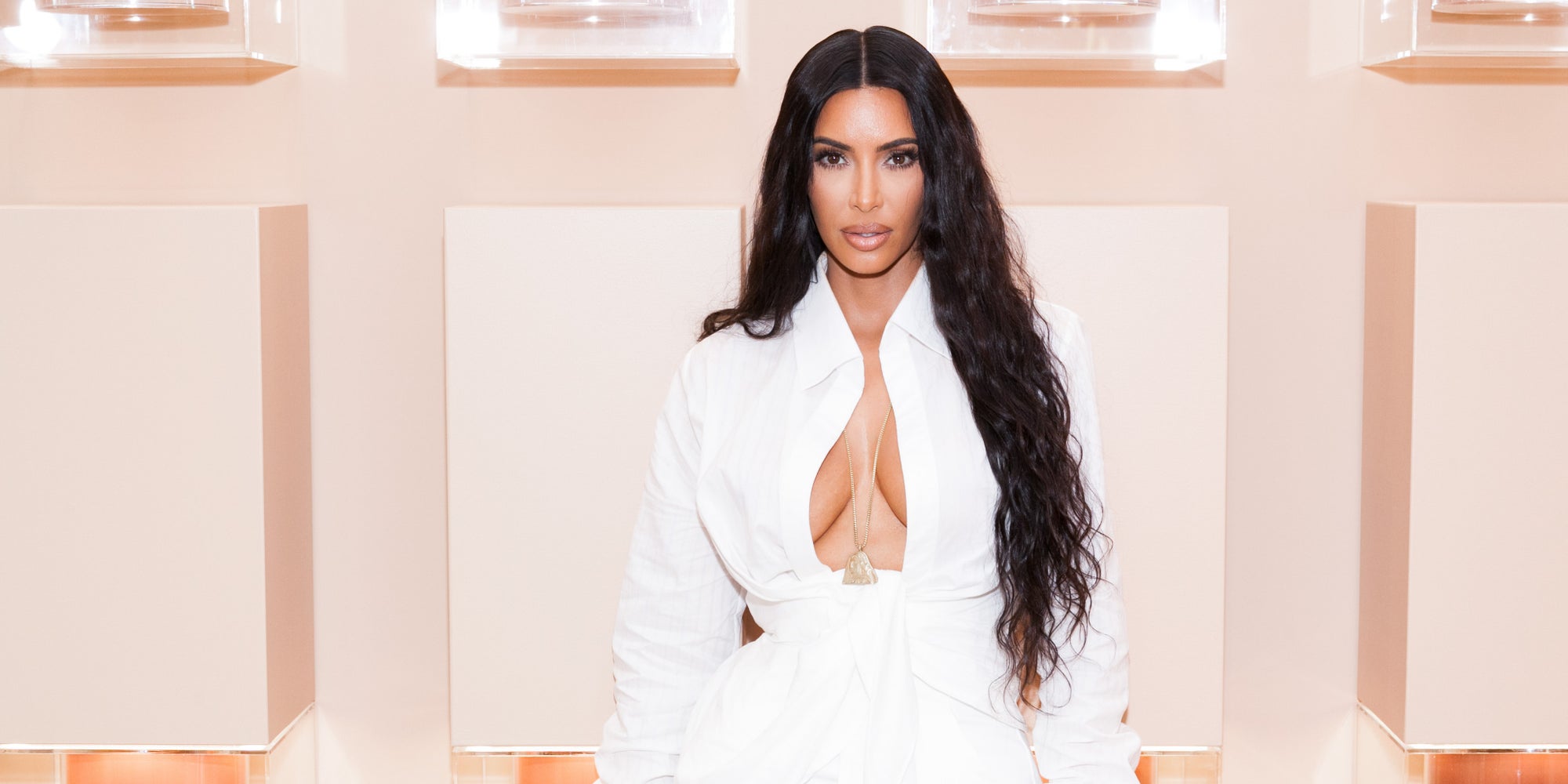 Kim Kardashian lors du lancement de sa marque cosmétique KKW Beauty and Fragrance en juin 2018.