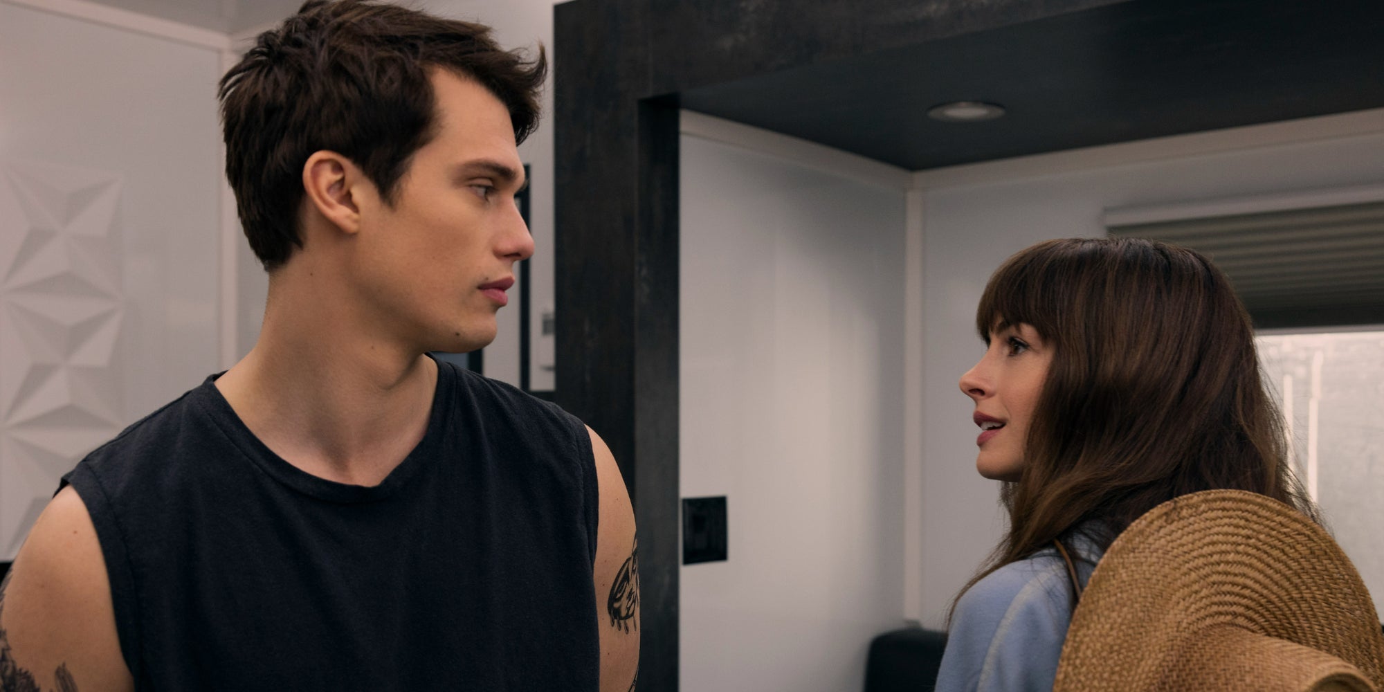 Anna Hathaway et Nicholas Galitzine débarquent sur Prime Video avec le nouveau film romantique "L'Idée d'être avec toi".