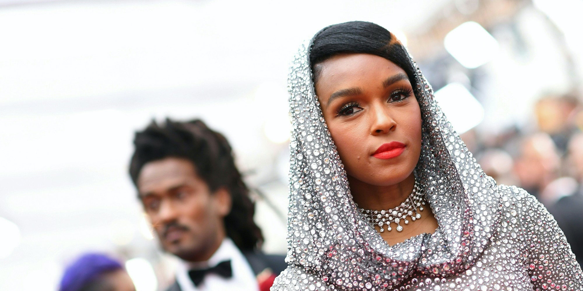 La chanteuse Janelle Monae sur le tapis rouge de la 92ème cérémonie des Oscars.
