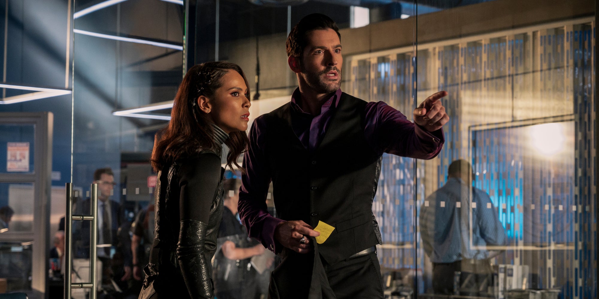 Retrouvez Maze (Lesley-Ann Brandt) et le Seigneur des Enfers (Tom Ellis) dans la saison 5 de "Lucifer", ce mois-ci sur Netflix.