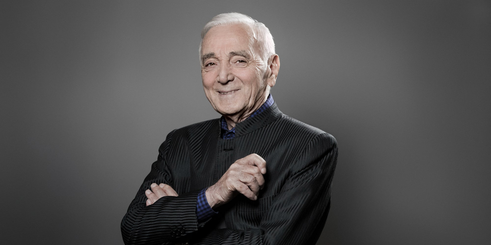 Charles Aznavour lors d'une séance photo à Paris, le 16 novembre 2017.
