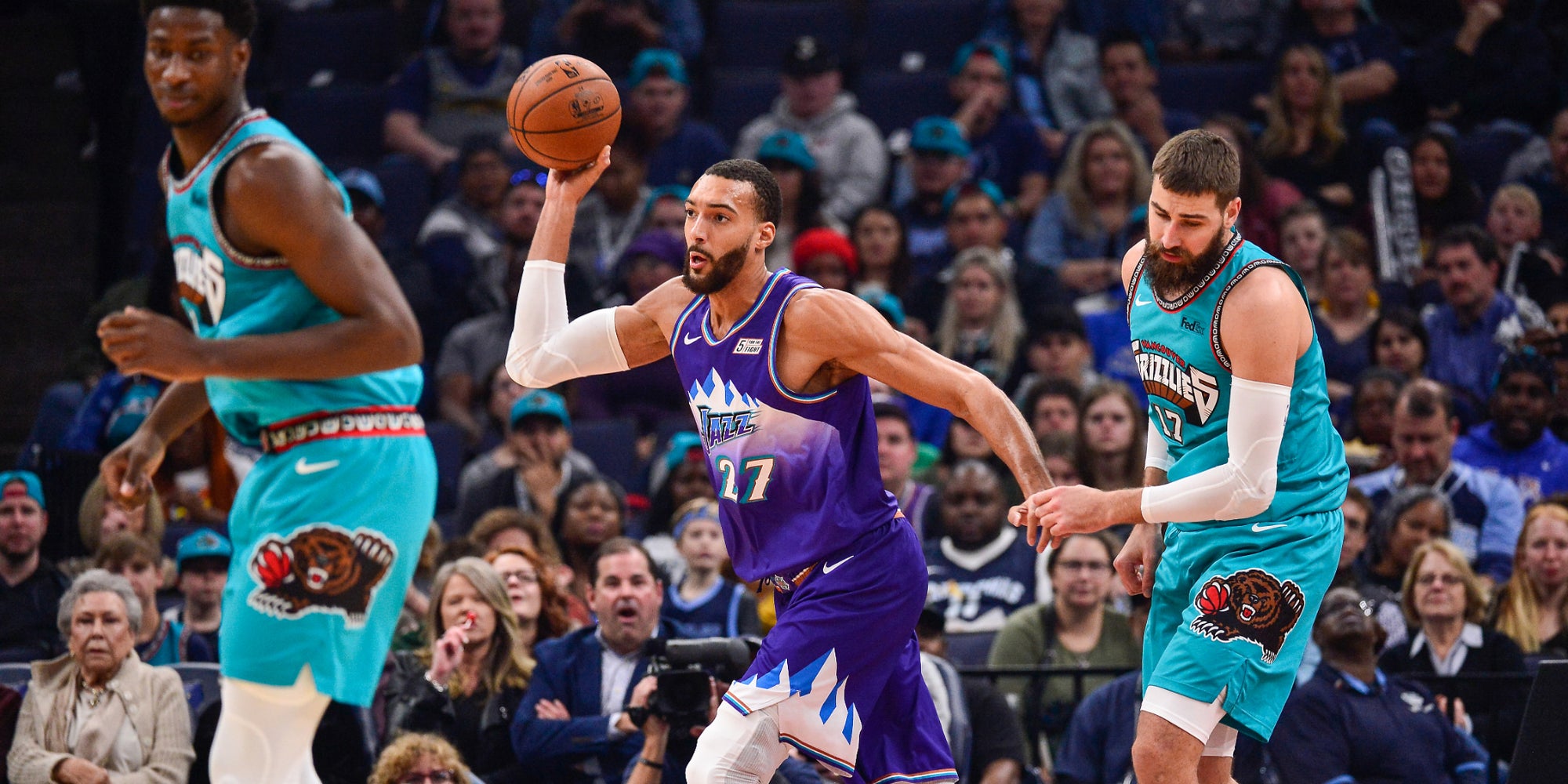 Rudy Gobert des Utah Jazz face aux Memphis Grizzlies lors d'un match à Memphis, le 29 novembre 2019.