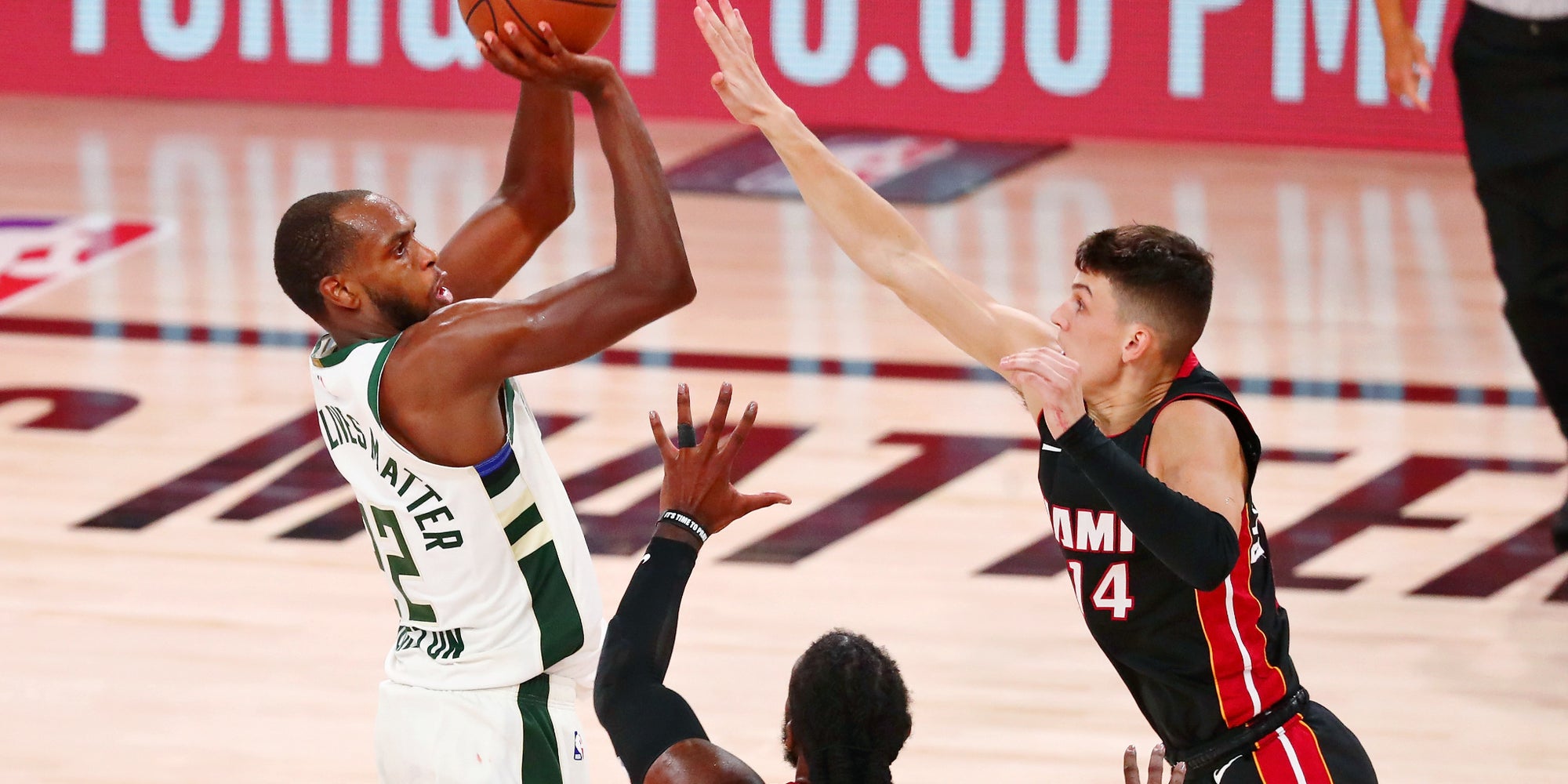 Khris Middleton, sauveur des Milwaukee Bucks face au Miami Heat dans le Game 4 du deuxième tour des Playoffs, à Orlando, le 6 septembre 2020.