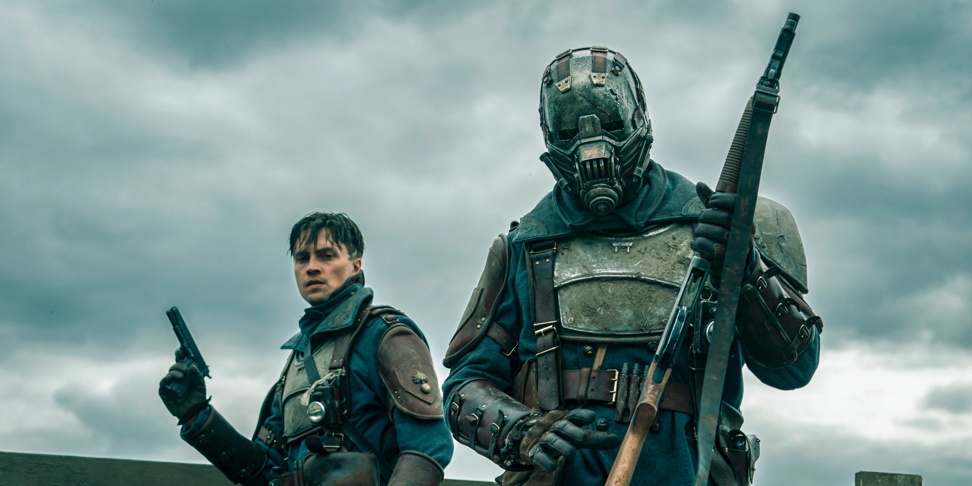 Louis Peres (Gabriel) dans ''Les Sentinelles''.