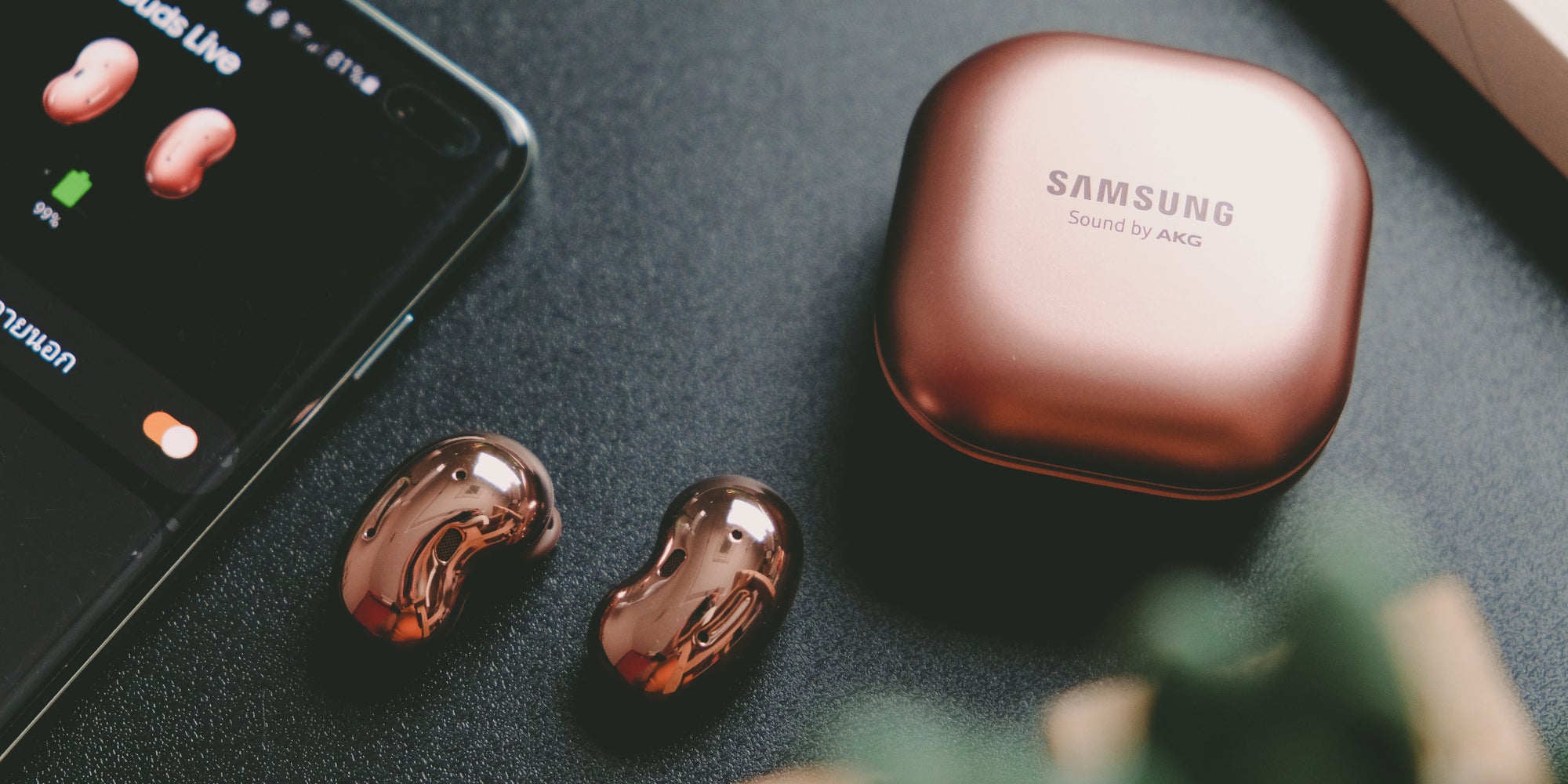 Les Galaxy Buds Live sont actuellement en promo chez SFR, comme quelques autres produits signés Samsung...