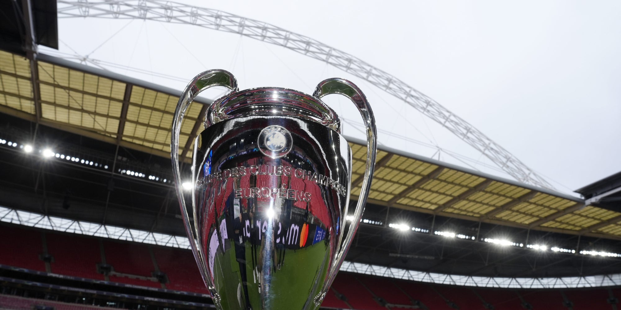 Photo de la mythique Coupe aux grandes oreilles, quelques heures avant la finale opposant le Real Madrid au Borussia Dortmund, le 1er juin dernier au Stade de Wembley (Londres).