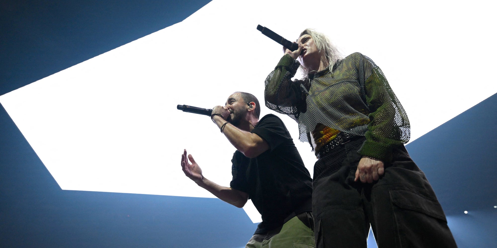 Mike Shinoda et Emily Armstrong durant le livestream du 5 septembre 2024 à Burbank en Californie