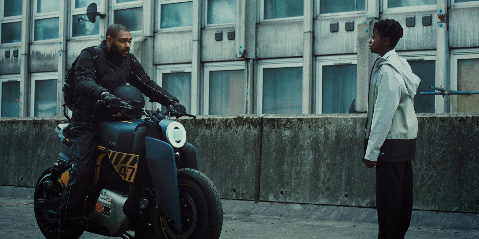 Kane Robinson et Jedaiah Bannerman dans ''The Kitchen'', disponible depuis ce 19 janvier sur Netflix.