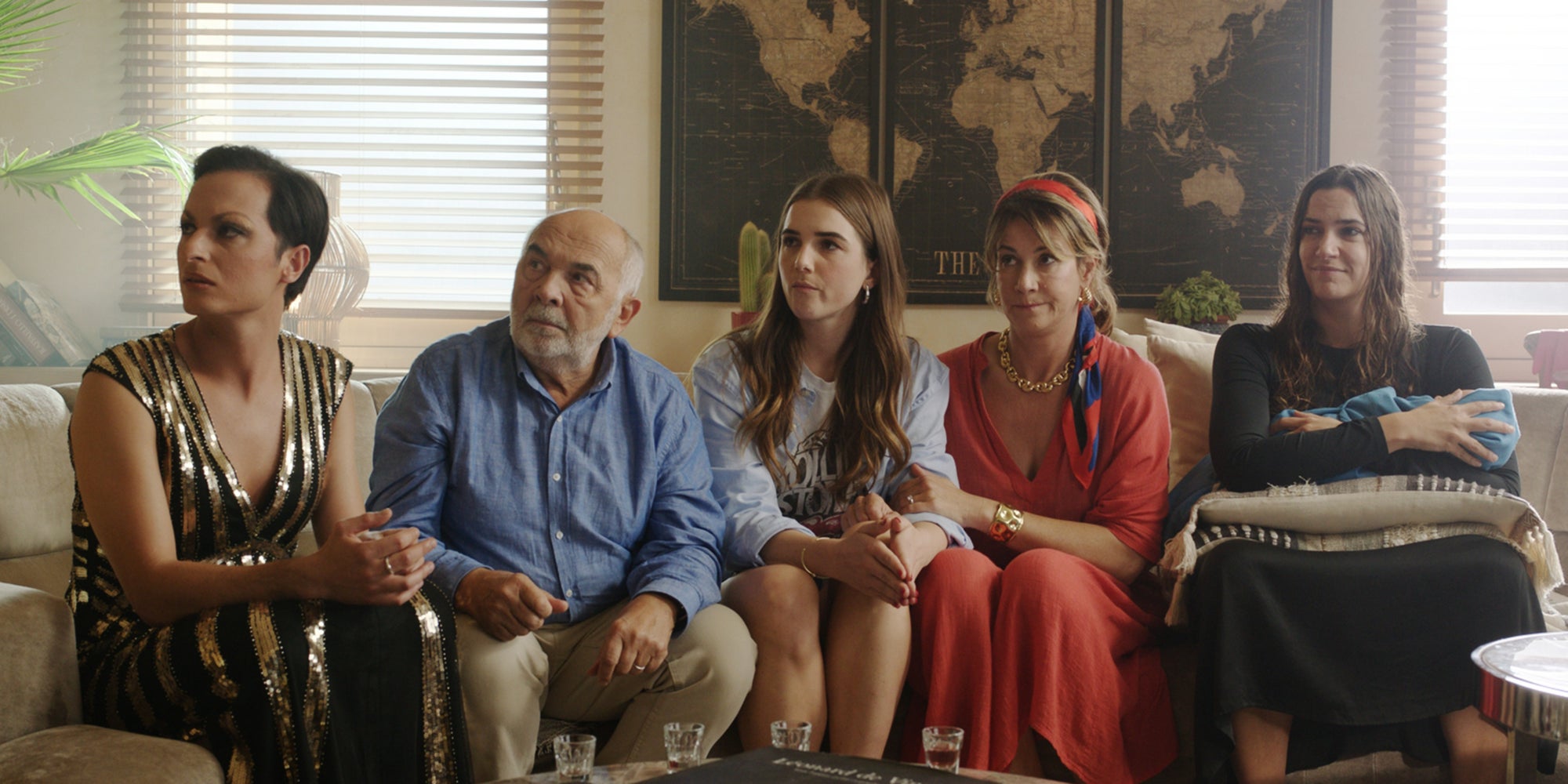 "On aurait dû aller en Grèce" nous présente la famille des Rousselot dans leur aventure en Corse. Vont-ils vraiment préférer la Grèce ?