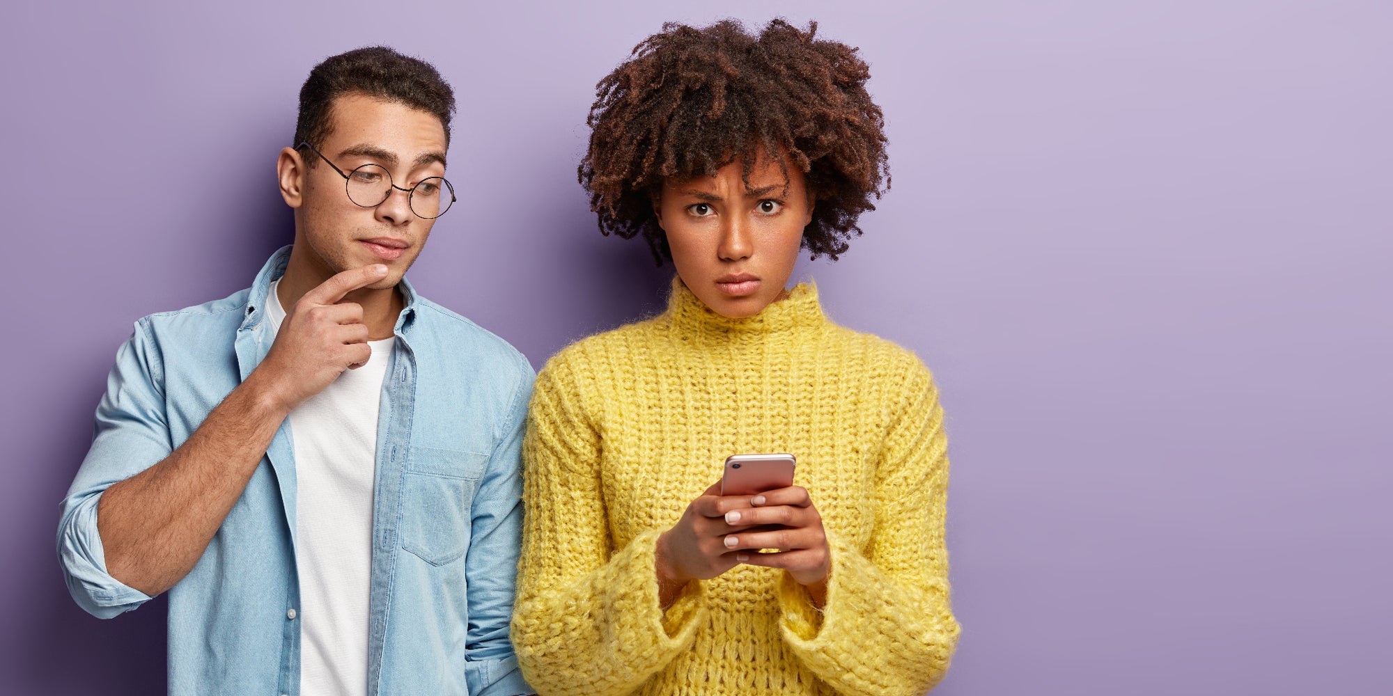 Les curieux ne pourront-ils bientôt plus voir des informations personnelles sur les smartphones d'autrui ?