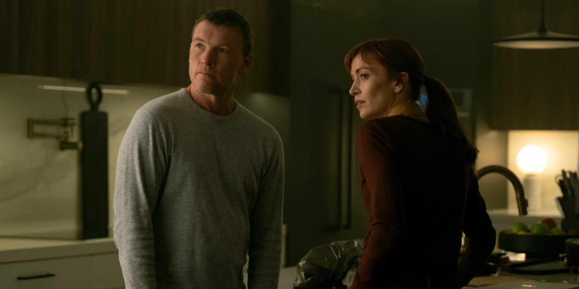 Sam Worthington et Britt Lower dans "Sur tes traces".