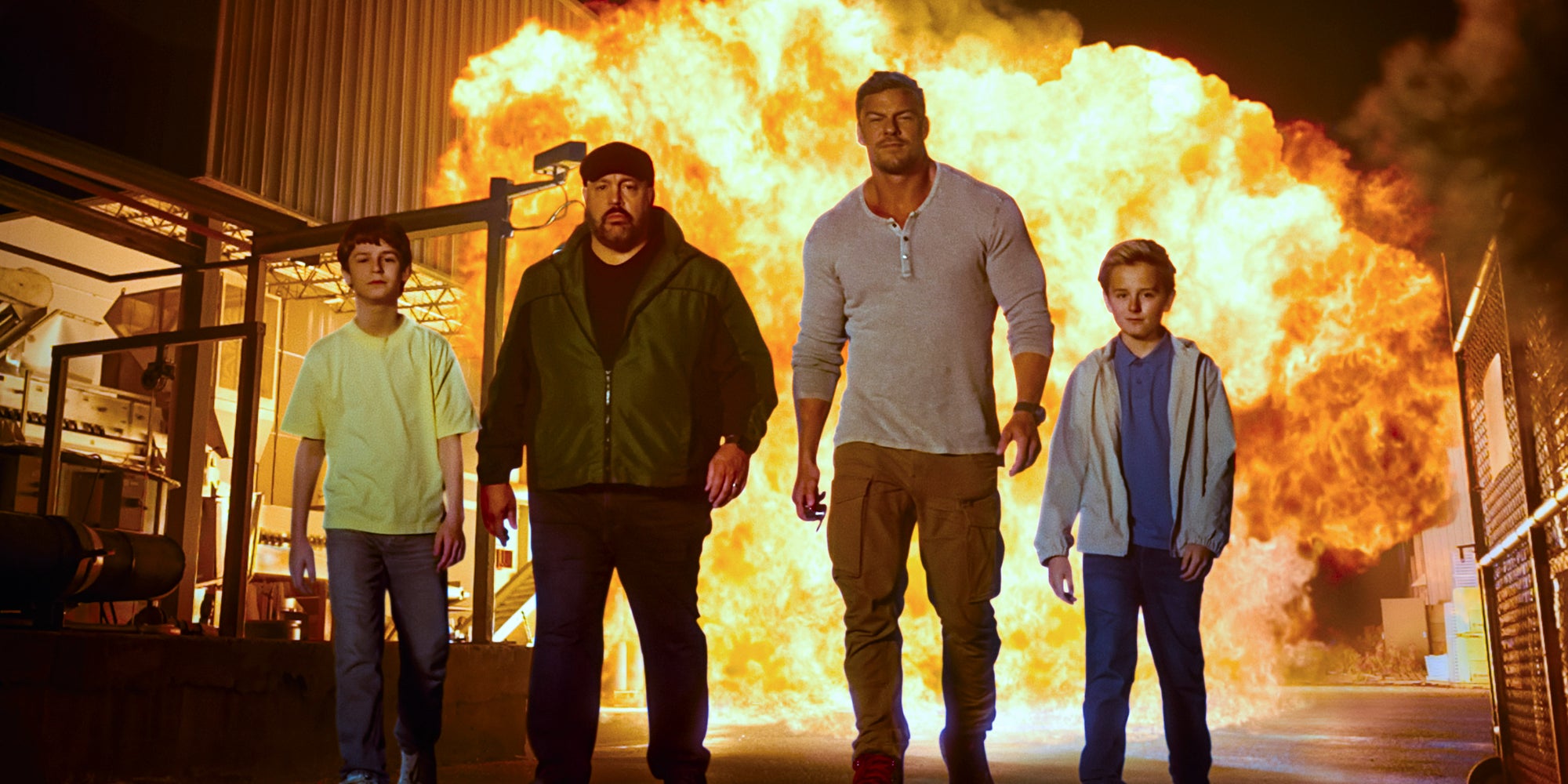 Benjamin Pajak, Kevin James, Alan Ritchson et Banks Pierce dans ''Une journée incontrôlable''. 