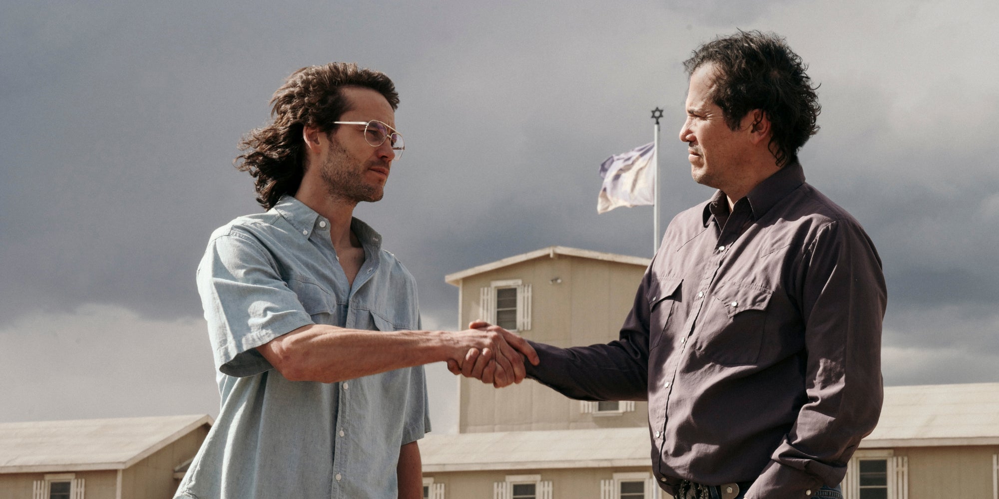 Taylor Kitsch et John Leguizamo sont à l'affiche de la mini-série Waco