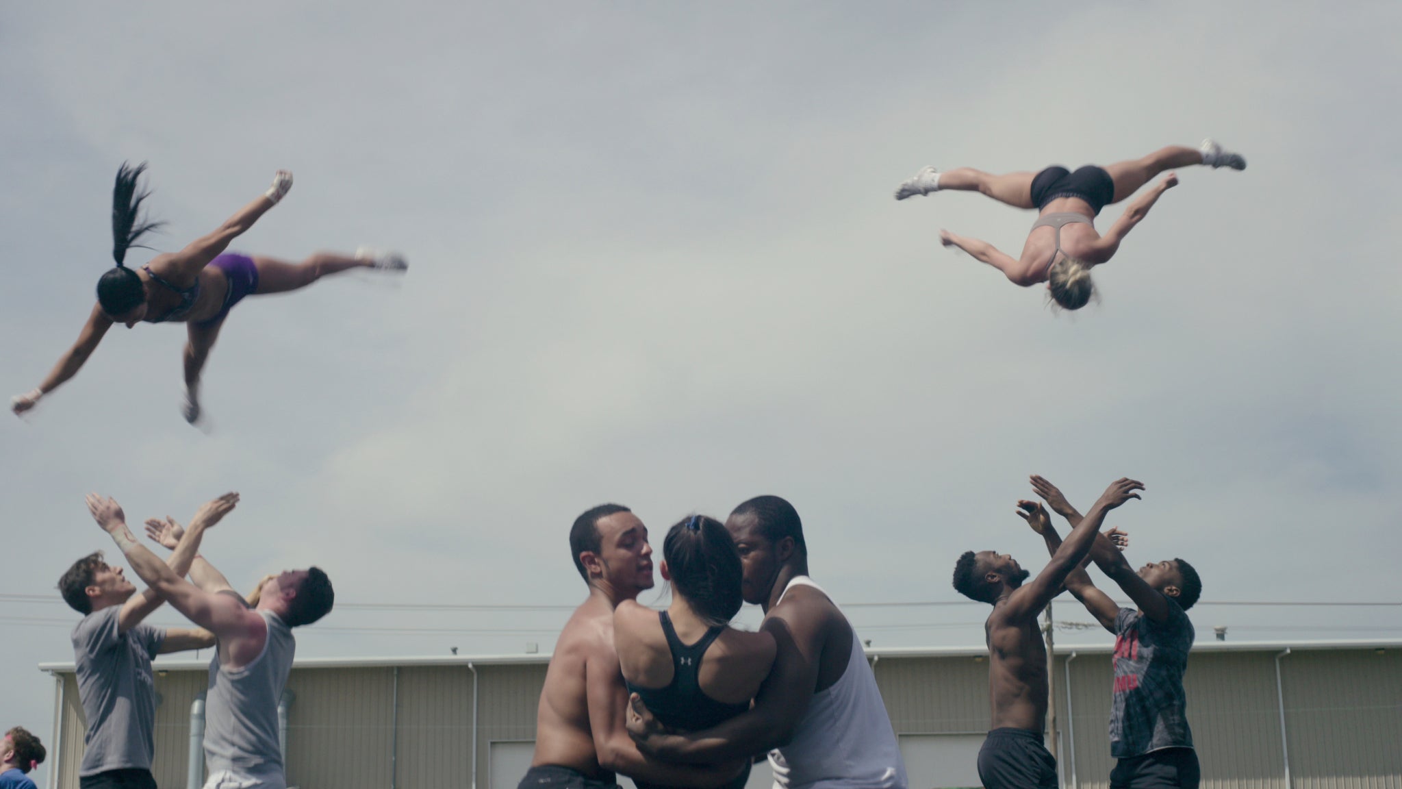 Cheer voltige dans tous les sens et nous donne des frissons.