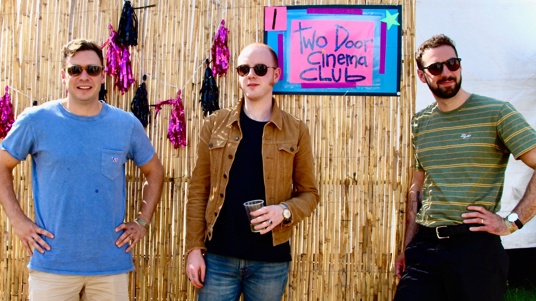 Les trois membres de Two Door Cinema Club backstage, deux heures avant leur concert à Rock en Seine. 