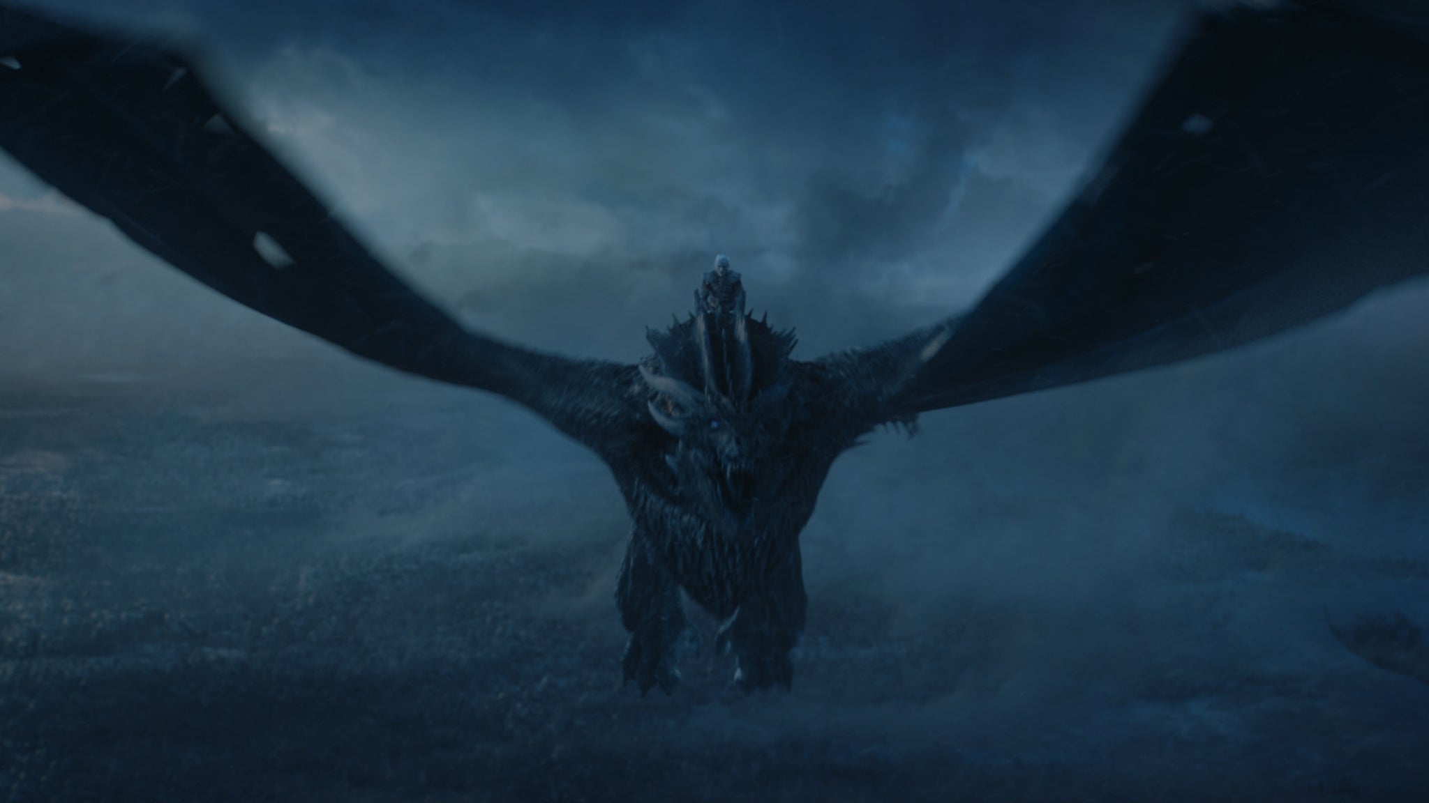 Viserion, l'un des trois dragons de Daenerys dans Game of Thrones, chevauché par le Roi de la Nuit. Viserion, l'un des trois dragons de Daenerys dans Game of Thrones, chevauché par le Roi de la Nuit.